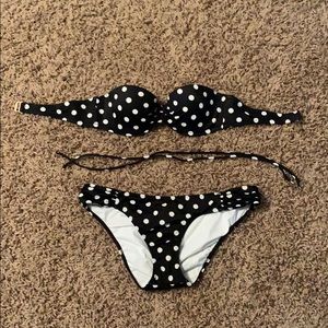 Strapless bikini. Straps included.
